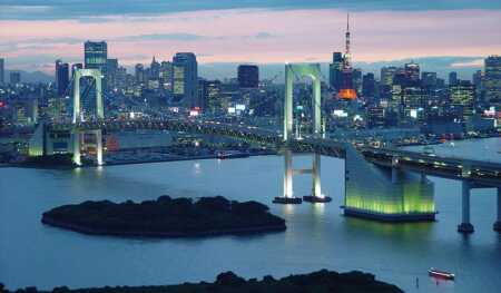 Rainbow Bridge, in Minato Ward, Tokyo, Japan. (Wikimedia Commons)