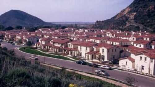 http://urbanland.uli.org/wp-content/uploads/sites/5/magazineimages/inline/2012/June/Curzan_1_351-351x236.jpg
