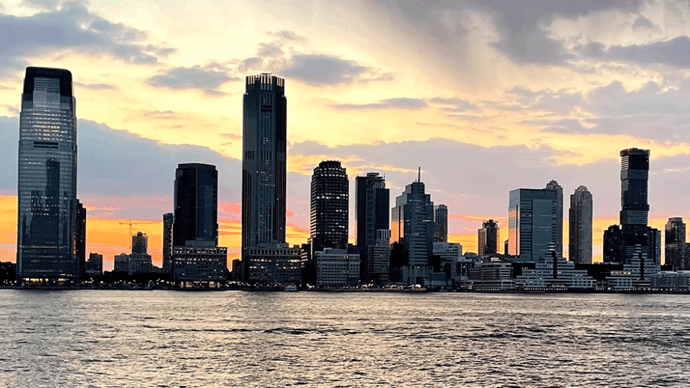 Jersey_City_Skyline_sunset_(cropped).gif