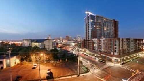 http://urbanland.uli.org/wp-content/uploads/sites/5/magazineimages/inline/2011/January/SheridanNashville_1_351-300x204.jpg