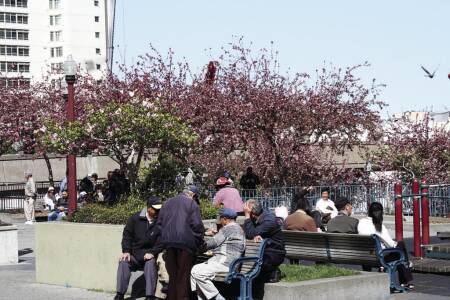 San Francisco’s Portsmouth Square is among the thriving spaces that are almost continuously active due to the large population surrounding it. (Marit and Toomas Hinnosaar)