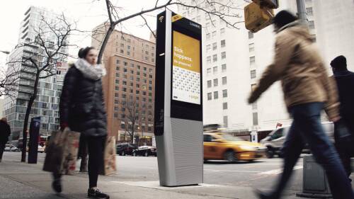http://urbanland.uli.org/wp-content/uploads/sites/5/2016/04/LinkNYC-with-walkers-a-1024x575.jpg
