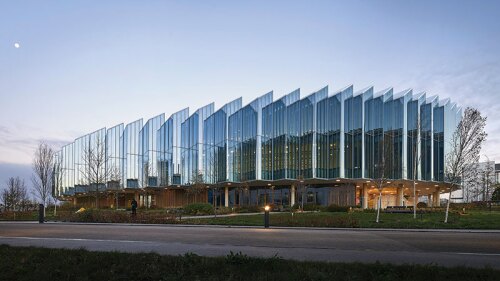 astrazeneca-430_cp_211123_707_hc-800