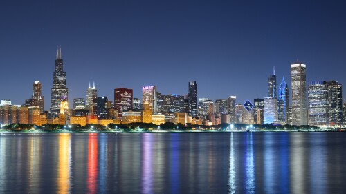 Chicago,,Illinois,,Usa,Downtown,Skyline,From,Lake,Michigan,At,Dusk.