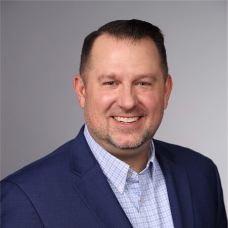 Lonnie Hendry Headshot.jpg