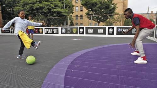 http://urbanland.uli.org/wp-content/uploads/sites/5/2015/09/StreetSoccerUSA_3a-1024x682.jpg