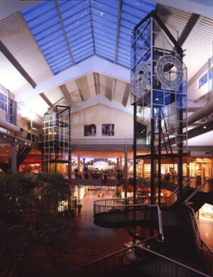 bellevue-square-interior-new-2004_310