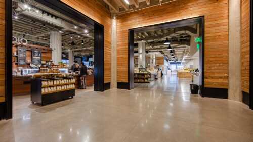 http://urbanland.uli.org/wp-content/uploads/sites/5/2015/09/11-MS-Market-interior_entrance2-1024x682.jpg