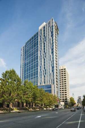 In October 2015, Southern Land Company, in partnership with Redwood Capital Investment and University City Science Center, opened the 29-story 3601 Market, a 434,000-square-foot (40,000 sq m) mixed-use residential building at Philadelphia’s University City Science Center. (Tom Crane Photography)