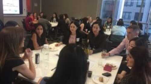 https://urbanland.uli.org/wp-content/uploads/sites/5/2017/07/WLI-Singapore-speed-mentoring-300x225-300x225.jpg