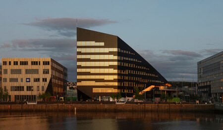powerhouse-2011113_os_800