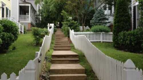 kentlands_white-picket-fence-lined-walkway