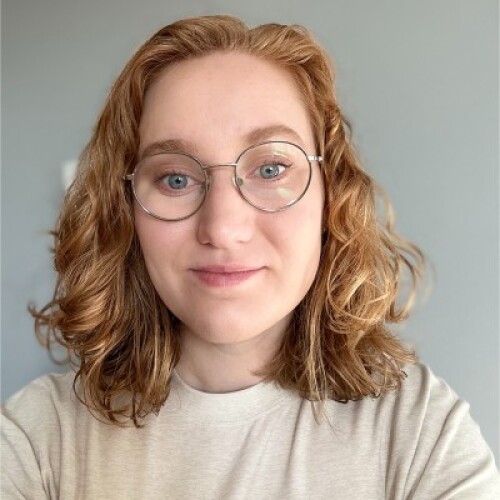 Celeste Headshot2.jpg