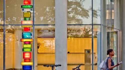 noma-people-on-street-310