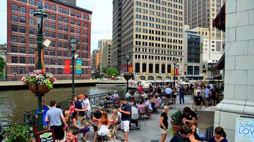 riverwalk_mke_800